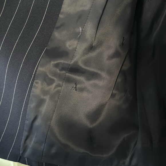 NWOT Women’s Armani Exchange Collarless Pinstripe Blazer in Navy Blue (Size 4) - Picture 6 of 9